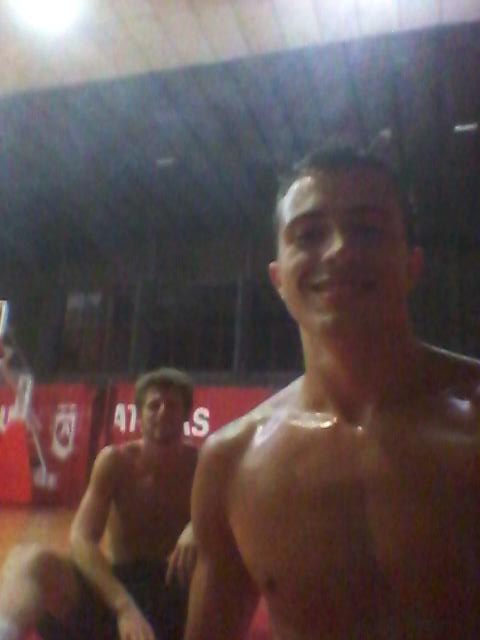 RamiroCiganek's tweet photo. Un poquito de basquet http://t.co/mKAYw88p8F