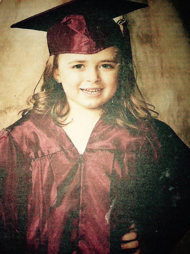 DyeKailey's tweet photo. Hottness🙌 #flashbackto2007 #2007 #graduation #flashback http://t.co/CTr6qlI4Xs