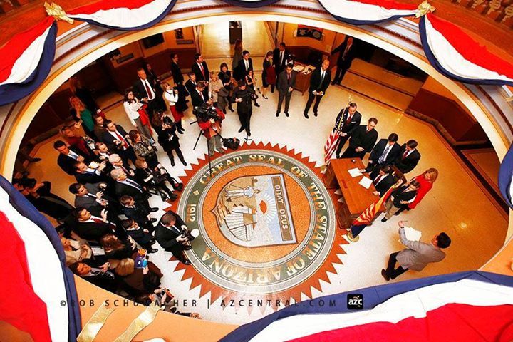AzMxCom's tweet image. Arizona Governor Doug Ducey, Inaugural ceremonies. #azcphotos @dougducey #AZfuture