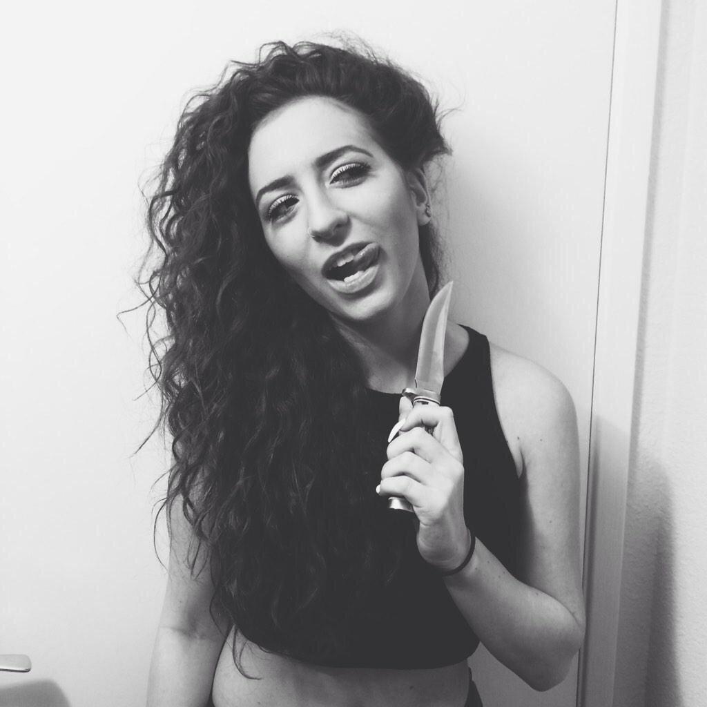 GypsyPlease's tweet image. When someone calls your best friend, their best friend.