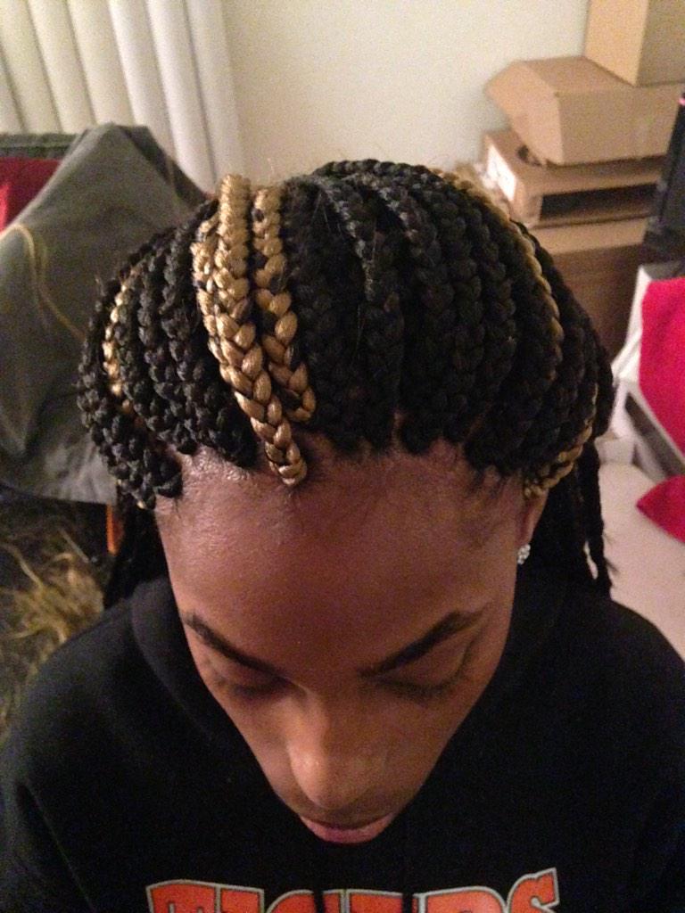_braidsbynari's tweet photo. #ssu #ssu18 #ssu17 book now follow hair page @_braidsbynari #smallboxbraids #bestbraideraward 😩🙌💇💆 http://t.co/eibGiz1W0G