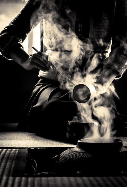nihongomaster's tweet photo. "No pleasure is simpler, no luxury cheaper..." James Norwood Pratt #quote on the #Japanese Tea Ceremony! #Culture http://t.co/iJdYXgrmD4