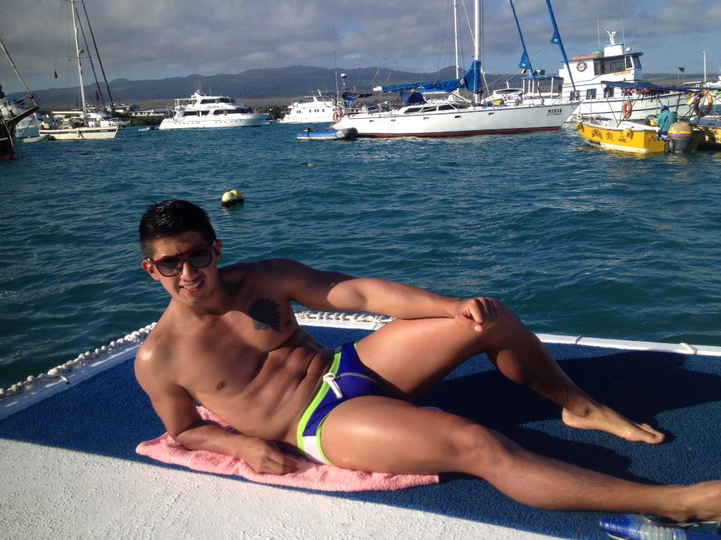 eugene_andre's tweet photo. Como q si pega para foto de #portada no? #PuntaEstrada #santaCruz #Galapagos http://t.co/fH9NLMC5KI