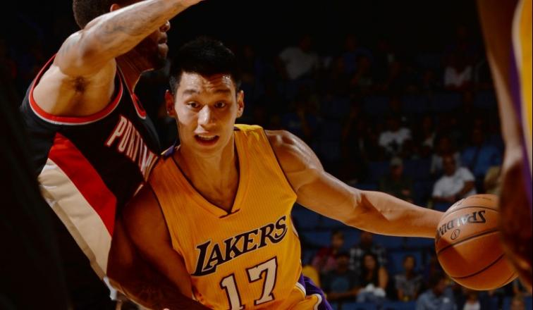 Lakers's tweet photo. 10 Things to Know about tonight's matchup with the Blazers: http://t.co/8qwdYnW994 http://t.co/r6BjXF7MmG