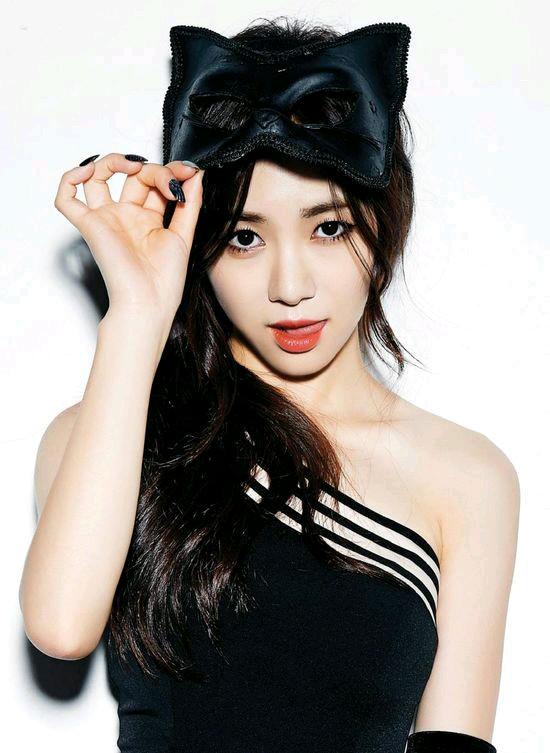 _PervertRol's tweet photo. Conozcan a @pvrmina, miembro de AOA, belleza indiscutible y nuestra nueva miembro. http://t.co/Oy3hsxMr5O