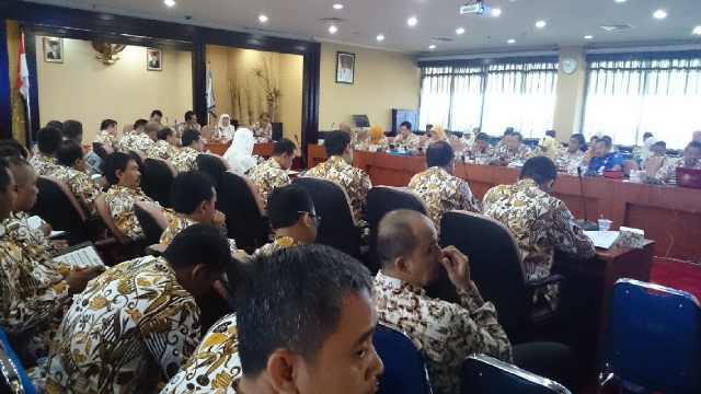 fiettiotiotio's tweet photo. @blhkotadepok Penyampaian Evaluasi P1 dan Persiapan P2 pada Rakor, Selasa 6 Jan 2015 http://t.co/rgYHjZG5xF