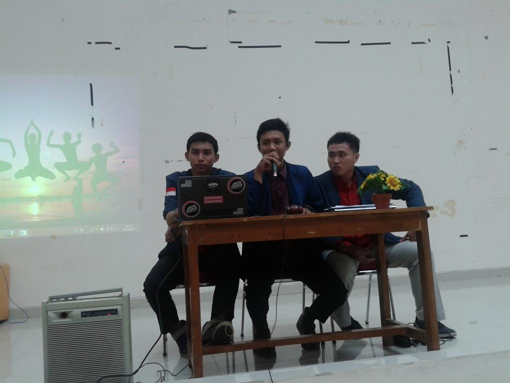 Ini dia wajah-wajah presidium kita sblm nya ^.^