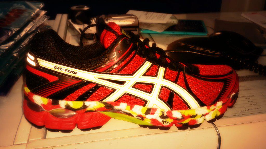 Yo ya deje mis nuevas zapatillas para los reyes.... quiero muchos km #running #asics <a href="/AsicsArgentina/">Asics Argentina</a>
