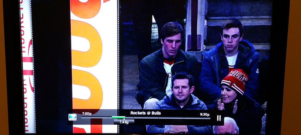 ClarkeCorrine's tweet photo. Spotted on #tv watching my @chicagobulls @UnitedCenter #SeeRed http://t.co/UT7axqEXBV