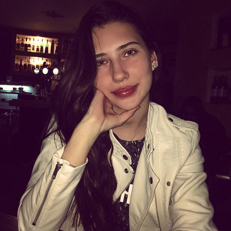 AliciaLvovsky's tweet photo. I don't need no presents girl you're everything I needLet me give you all of me,here Together on this Christmas Eve🎄💖 http://t.co/CrGwZMvVvh