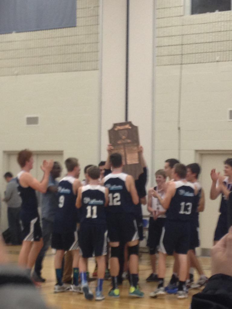 SJAMRelatable's tweet image. When one of your squad members hooks up with someone hot