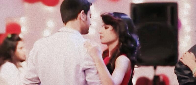 ZainImamFC's tweet photo. #MukBHI #NewYearParty :)
@zainimam01 @angelcharlie8 http://t.co/QhbppDJtZe
