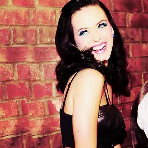 KEeeeehudson's tweet photo. @yassminekatycat @imkatyperry1984 #2Fab4U So whats the point in IT then? Balance she who has FAB or she gets TOPHEAVY http://t.co/6I4AFgdF27