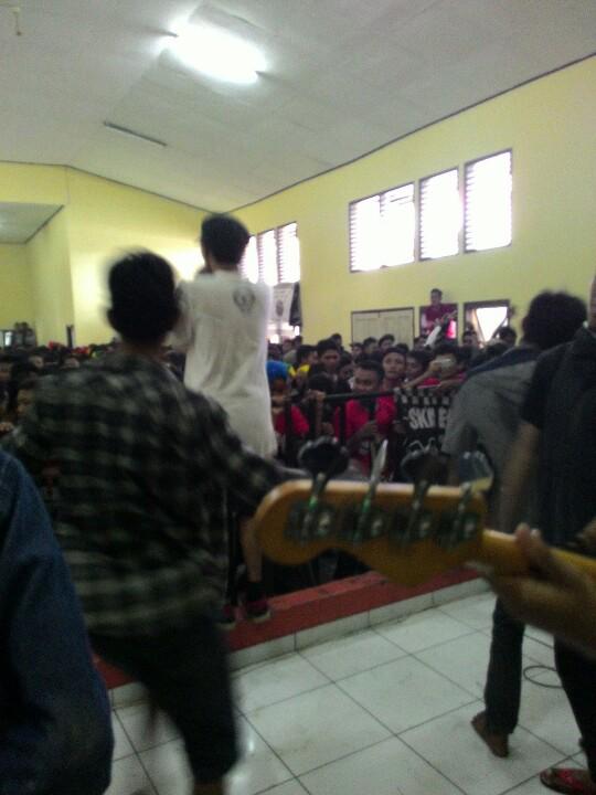On Stage!!!!, penontonnya pecaaah :D