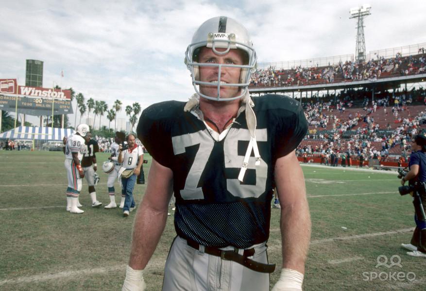 Happy Birthday to Howie Long, who turns 55 today! 