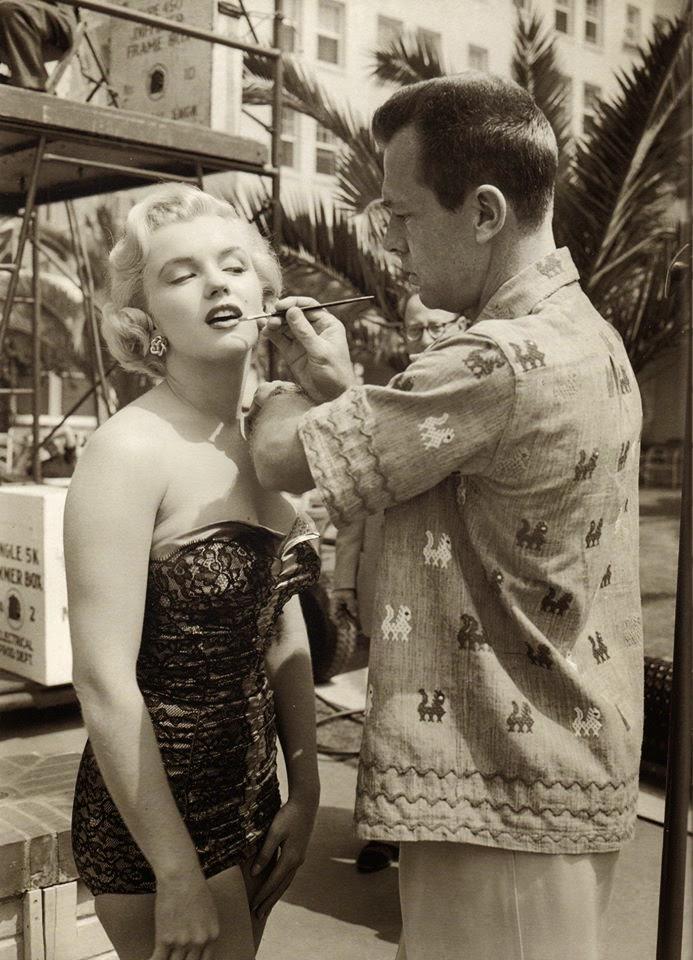 MMandPain's tweet photo. @GoddessMarilyn_ @1MsMonroe @rtmiii1958 @hotrod1687 @Monroe0_0 @LVOEMARILYN @mr_monroe @tgblythe @vintagegirl_89 http://t.co/xam026NrAv