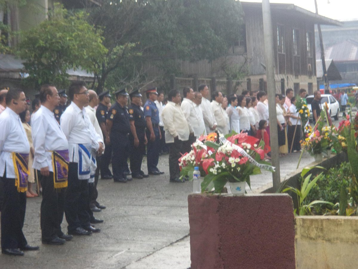 mpscortes's tweet photo. PI CARMELO MALUBAY, Atty. William M. Angos,Mun. Mayor, Mason members, LGU employees, attended the Rizal Day Celeb. http://t.co/mHO01MCfTs