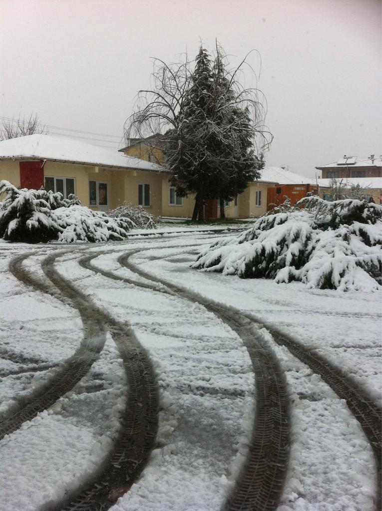 FilizUser's tweet photo. Adapazarı'nda kar görüntüleri :) http://t.co/2ynA9COQIk