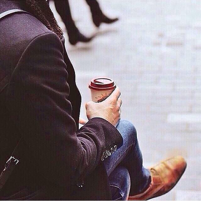 الانتظار اشبه ما يكون بطفل يبيع الورد على مدينة خلت من عشاقها ..؟!