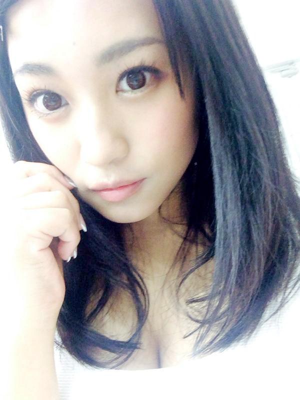 bit.ly/1z1cwz32ボンテージ姿やガーターストッキングなどのセクシー下着姿が妖艶でエロい！お気に入りはＲＴ！