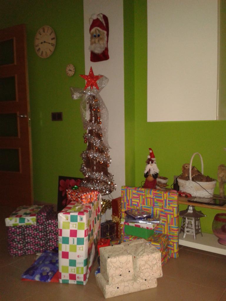 VickyGarcia86's tweet photo. Ya han llegado los reyes! ! http://t.co/CkV0irj2et
