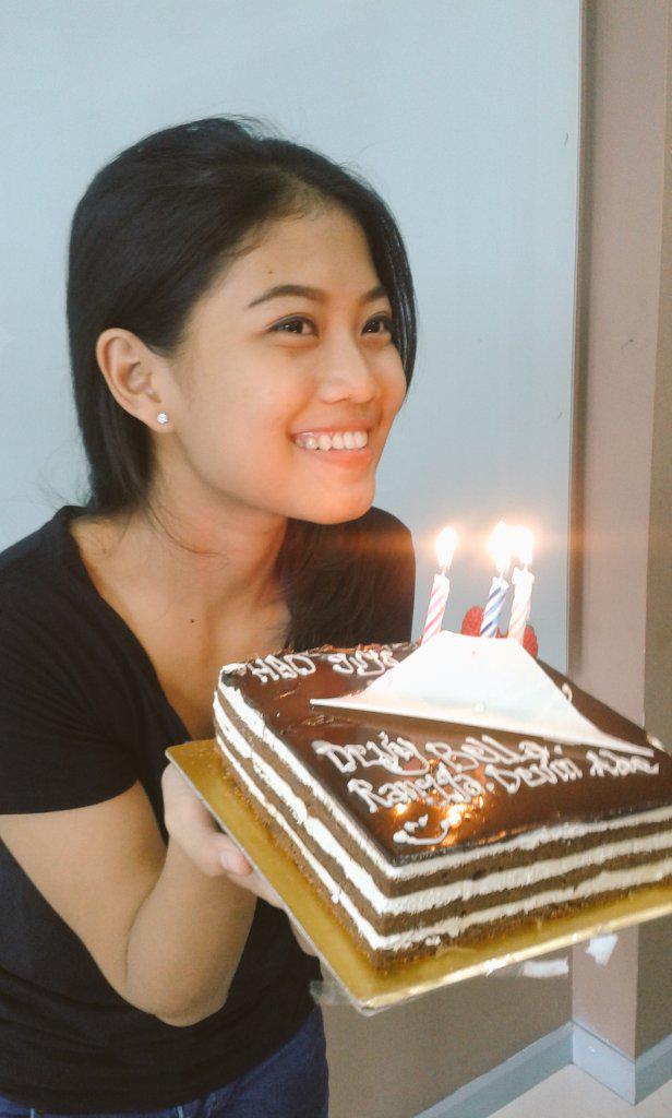 PenangkaranF's tweet photo. Happy late birthday surprise! @ranggaldian @bellaanisa29 @devychyntia and Ade Boim. http://t.co/S6C4awuNKA
