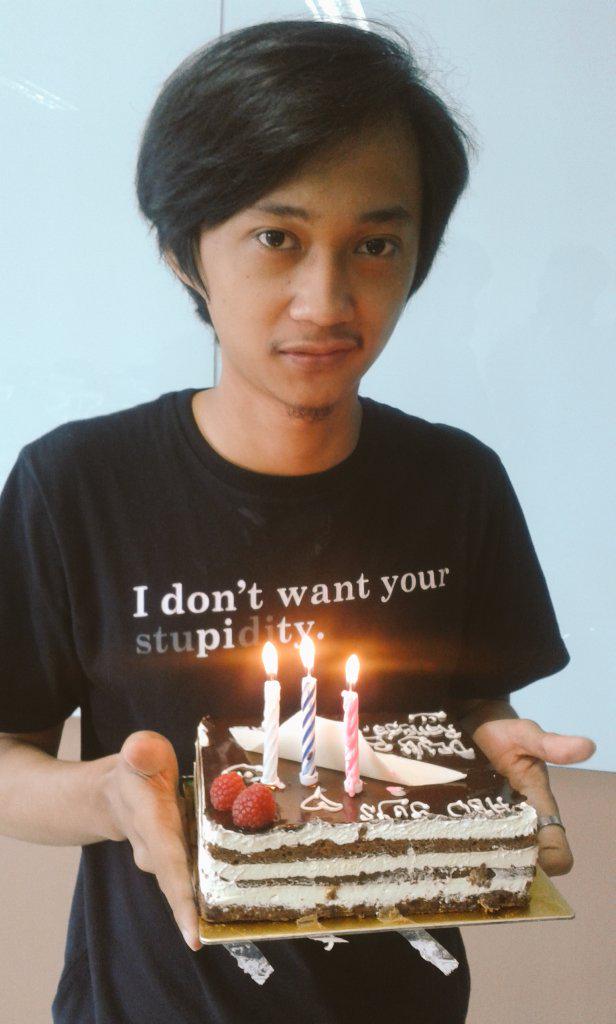 PenangkaranF's tweet photo. Happy late birthday surprise! @ranggaldian @bellaanisa29 @devychyntia and Ade Boim. http://t.co/S6C4awuNKA