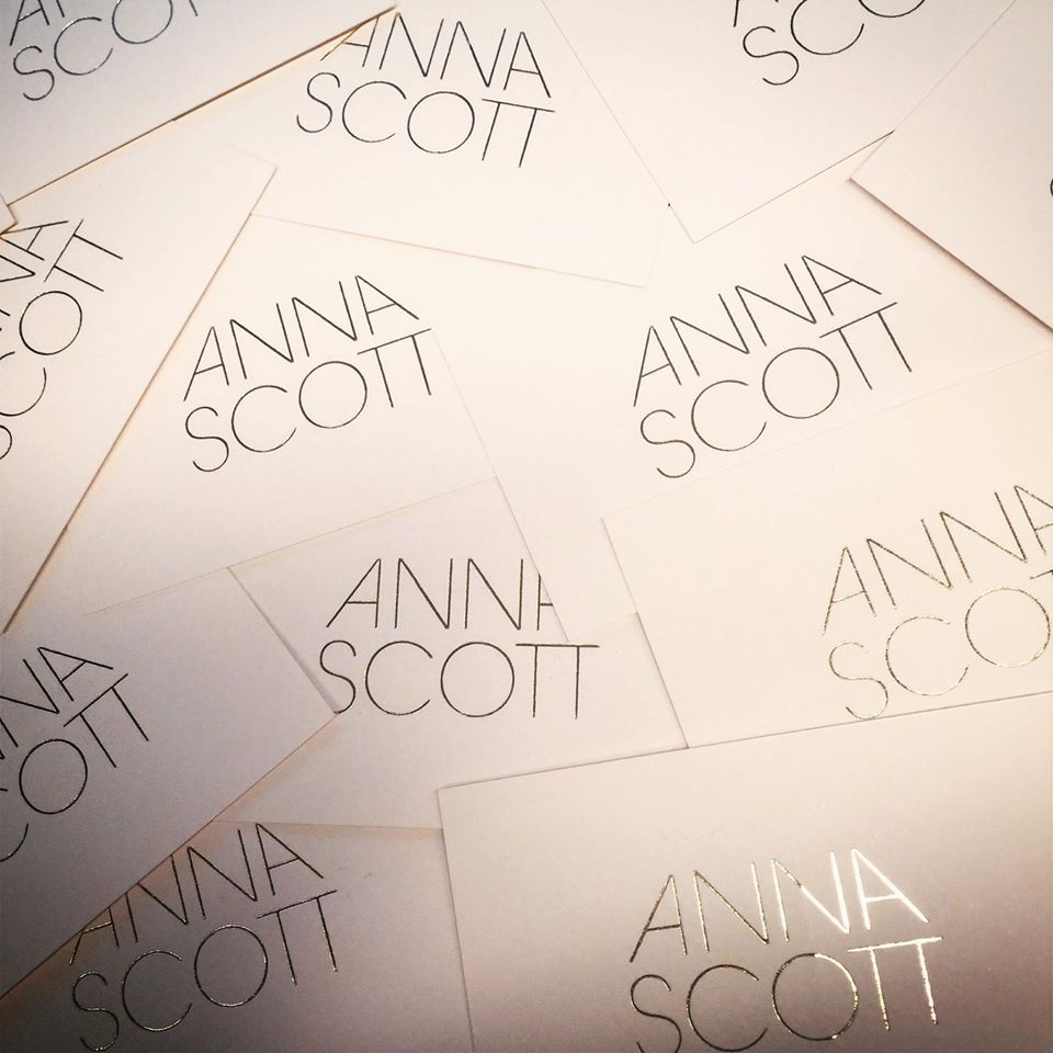 annascottbrand's tweet photo. ANNA leaves a little golden sparkle wherever she goes.. #gold #sparkle #fashion http://t.co/Rd7uun42Mn