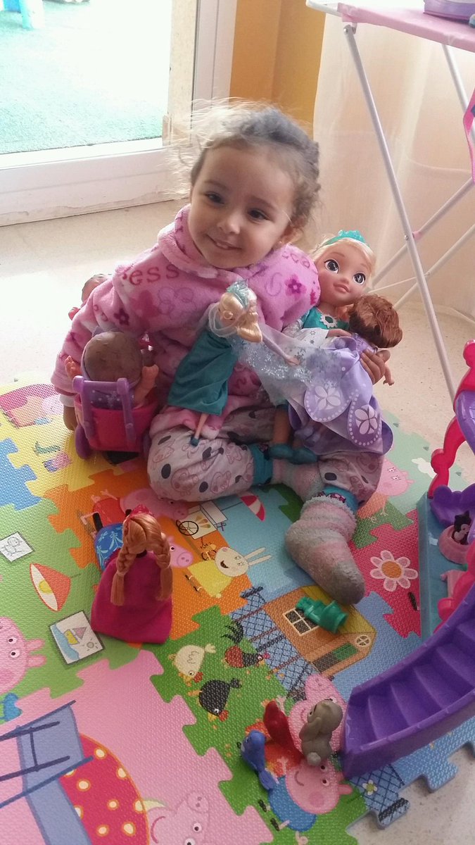 LuquepR's tweet photo. Esto es lo mejor del día de reyes!!😊😊 http://t.co/vjzu2EedFf