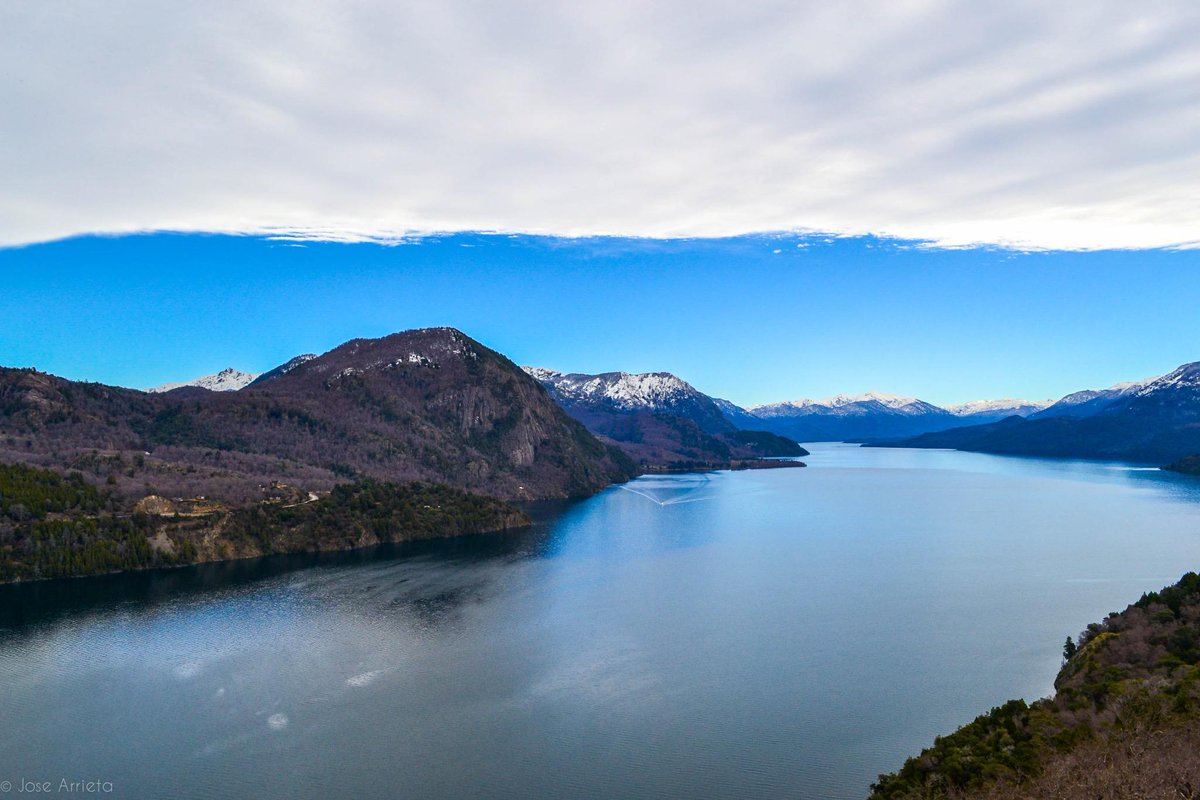 interpatagonia's tweet photo. #Paisajes que nos regala la Patagonia. Vista del Lago Lácar desde #SanMartríndeloAndes http://t.co/3Jy0HCXgrj