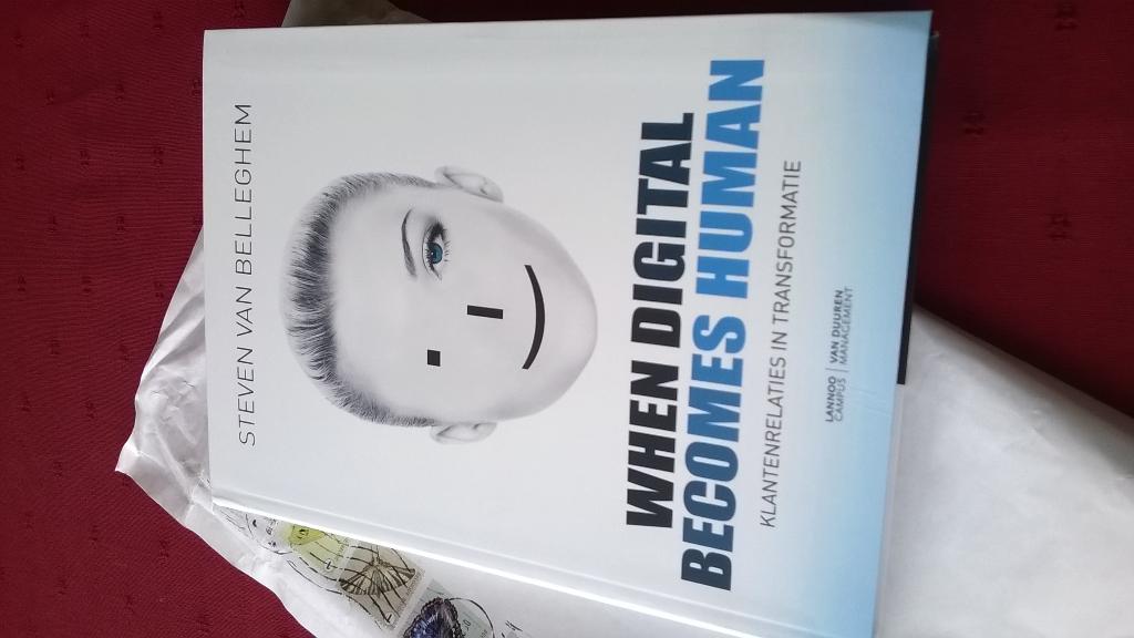 IlseSuffis's tweet photo. Ha! Boek in de bus! Verlang me erin te verdiepen thanks @RemarkableEU signed #StevenVBe #benieuwd #leergierig #blij http://t.co/fDkvzf5DVS