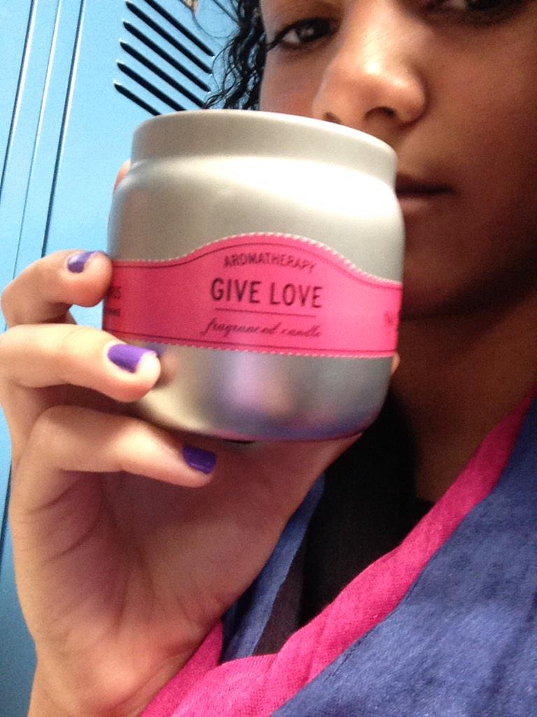 niajoynerr's tweet photo. thanks for the present waxxy @WaxMan518 http://t.co/Etl5RpFmWx