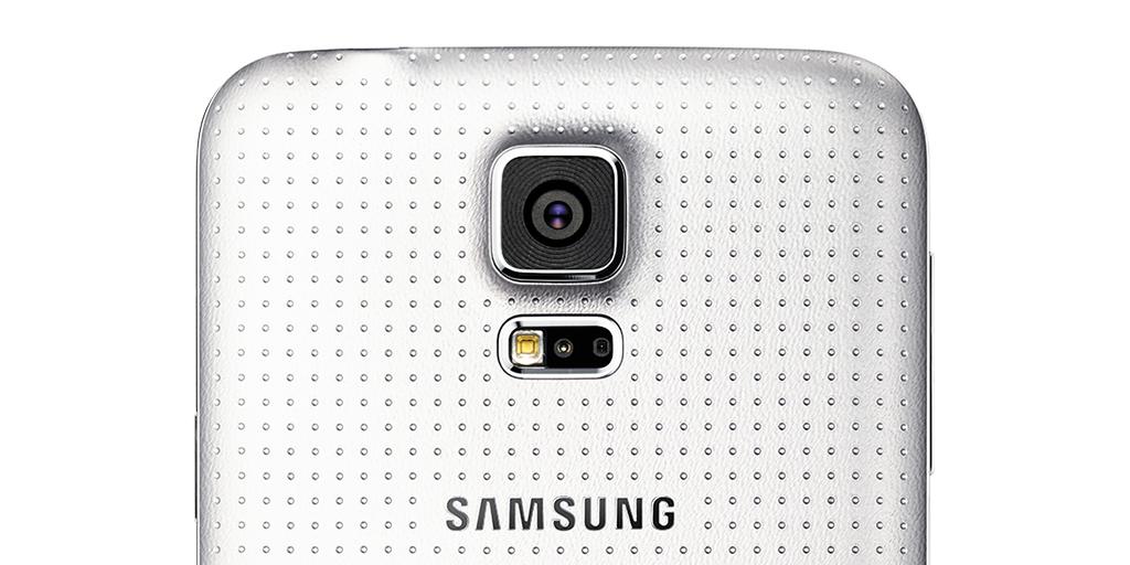 samsungID's tweet photo. Powerful LED flash on Samsung S5 gives you the freedom to take quality pictures wherever you are. #LimitLes5 http://t.co/Aoqc7T15J1