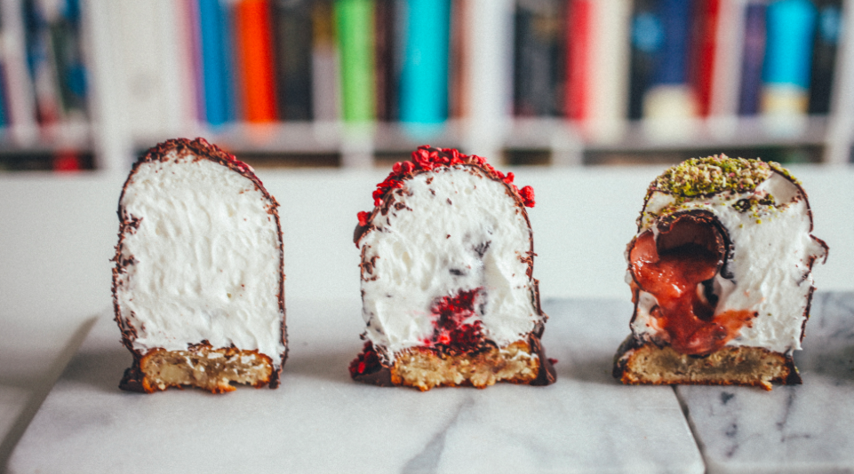 LuxTravelDiary's tweet photo. Time for a post Xmas diet - but i keep being tempted! This time by #Copenhagen #Flodeboller!
http://t.co/Wa7wLUbCoC http://t.co/AyjGANEeE1