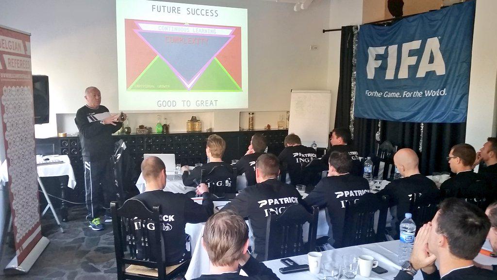 DeBleeckereF's tweet image. Sportpsycholoog Jef Brouwers met nuttige tips voor onze toprefs! #stagerefs