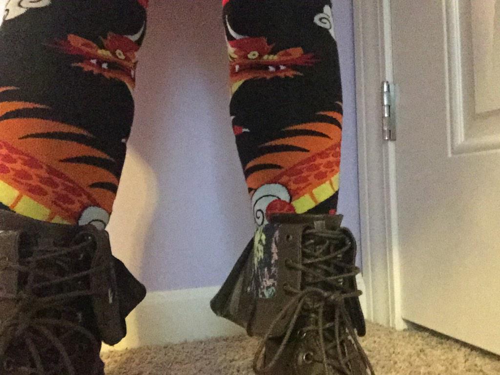 _christmastime's tweet photo. @m_trav3 so much same. you have no idea. #dragonsocks http://t.co/9UNnNW4vGO