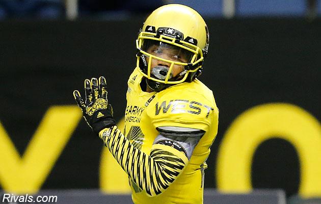 RoyceWall58's tweet image. #LSUCOMMIT @DhaSickest  Long pass plays highlight Army Bowl:  shar.es/1HihUH via @ShareThis @RivalsCamp