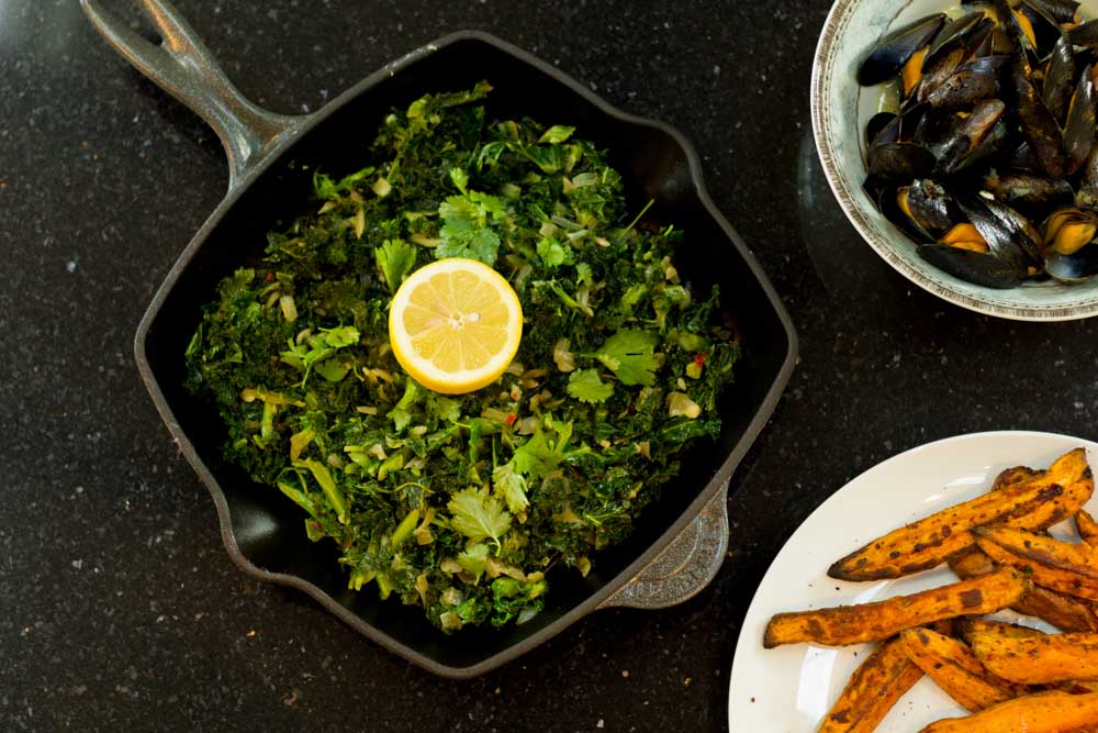 TrainEatGain's tweet photo. Braised Kale with Coconut &amp; Chilli

Transform kale into a moreish side dish!

♻️RT if you want the recipe #fitfam http://t.co/Qeo8cdhY6g