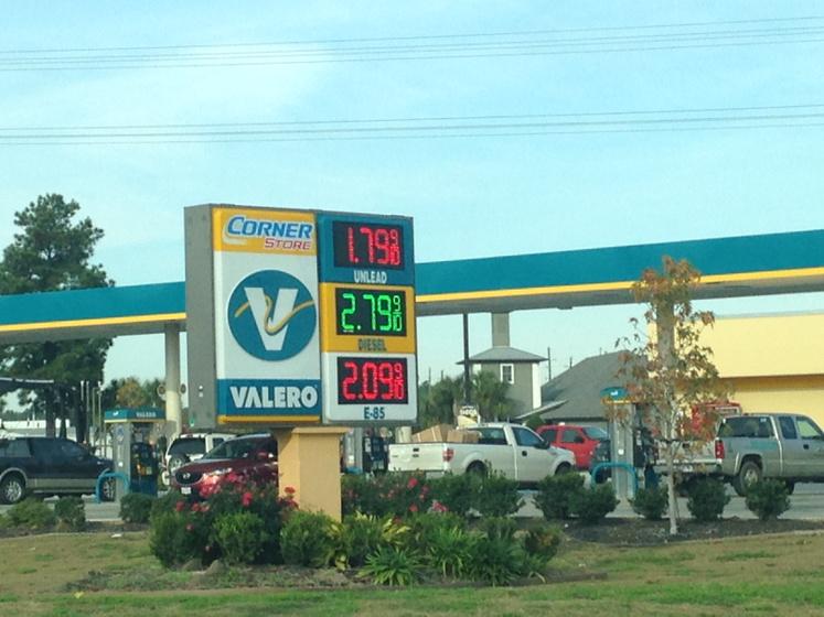 KeithTomsheKHOU's tweet photo. Spring Cypress and Huffmeister Rd. Never would have believed you if you told me gas would go this low again!@KHOU http://t.co/y8iF7rOr5U