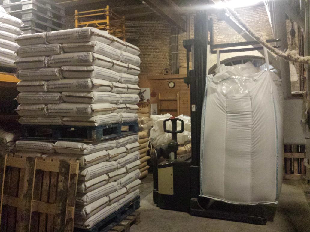 TheodeRooij85's tweet image. Gelijk alweer een gekkenhuis in de eerste werkweek van het jaar. Fantastisch &amp;amp; trots op! #molen #DeVrijheid #Schiedam