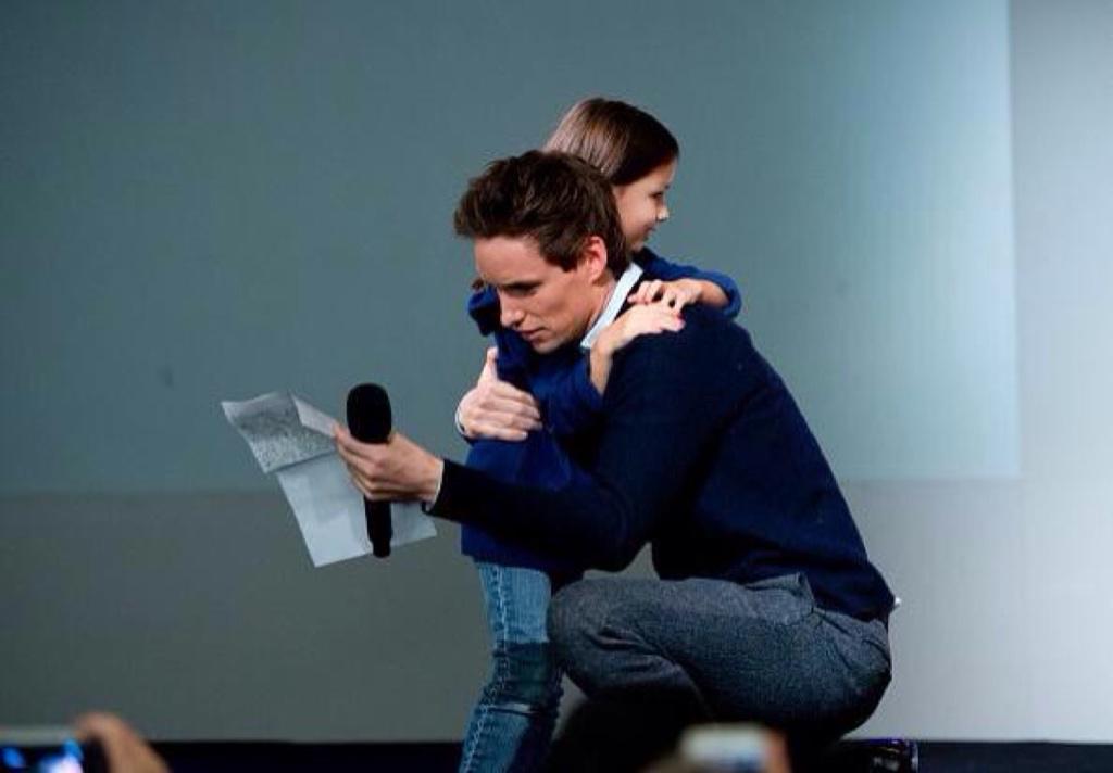   Happy birthday & hugs, Eddie Redmayne, from your BFF Maria! 