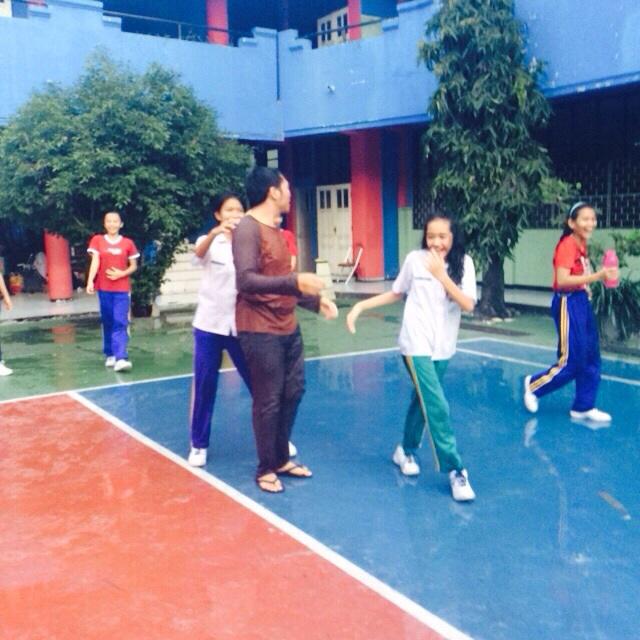 OasisCheersquad's tweet photo. yeyy hbd mas dharma:) http://t.co/4Yr87tY3wt