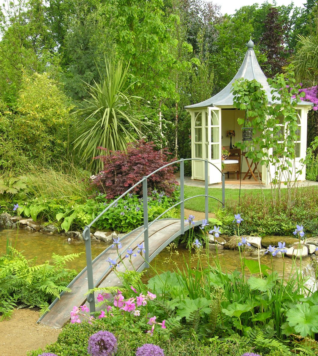 The daily commute. #YearRoundGardenRoom