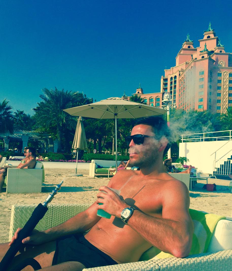 Dubai life !! Sheesha !! Cocktail !! Nasimi beach !! You can't beat it !!