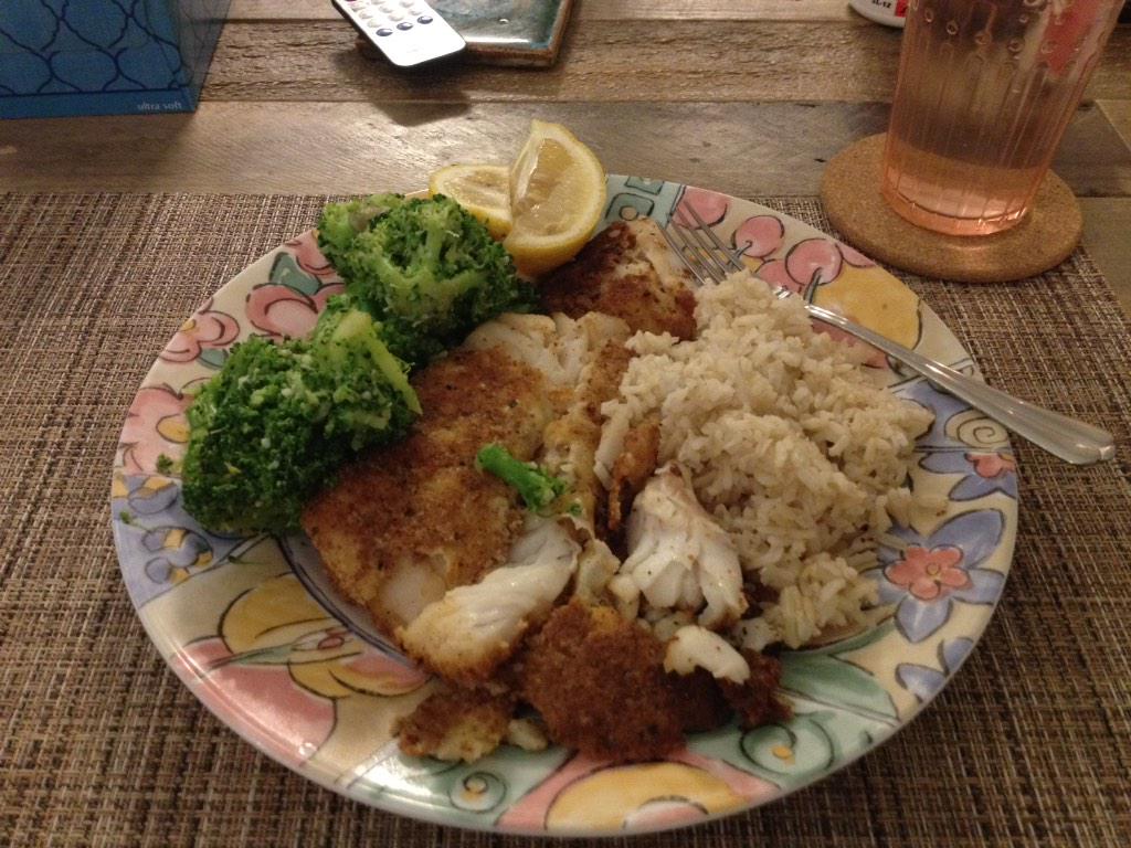 VailLifts's tweet photo. Dinner last night: cod breaded with almond meal and spices and pan fried with broccoli as brown rice #sogood http://t.co/t2ojExdF2S