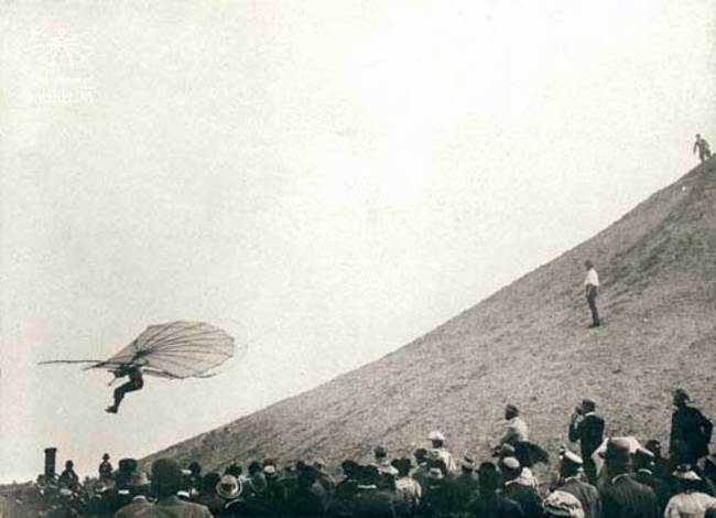 Amazing Historical Photo of Otto Lilienthal in 1894 