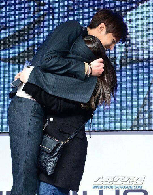 Пак бо ён и ли мин хо. Ли мин хо и сьюзи. Пе сюзи и ли мин хо. Сюзи пэ су джи и ли мин хо. Сюзи пэ су джи и ли мин хо.