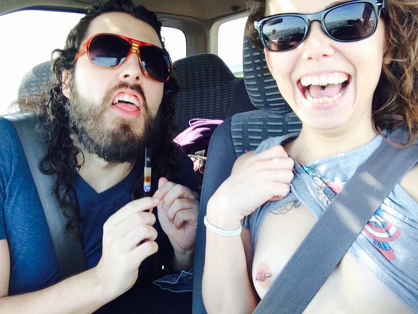 BaileyXPaige's tweet photo. Road trippin with @RussellGrandXXX 🙌 http://t.co/hNJHCCJ6fY