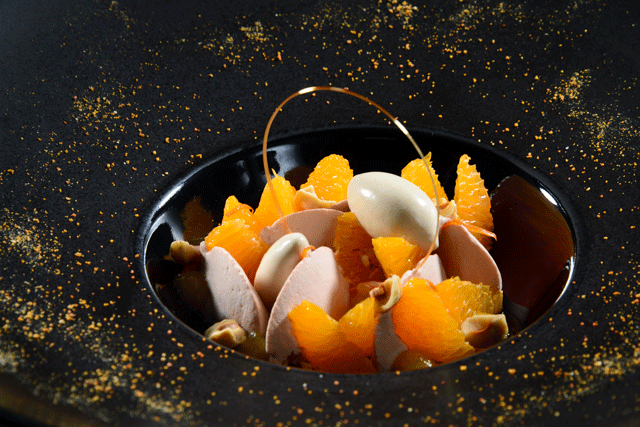 Benoit_Violier's tweet photo. #Recette de #dessert acidulé pour ce début d'année : Sablé #Mandarines de Sicile et #Noisettes http://t.co/okP52oX9BW http://t.co/fBVmpAXKup