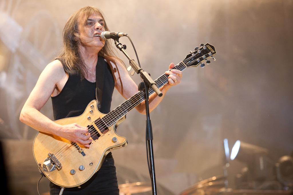 Happy birthday to Malcolm Young... Hoping he will get better fast and soon... 